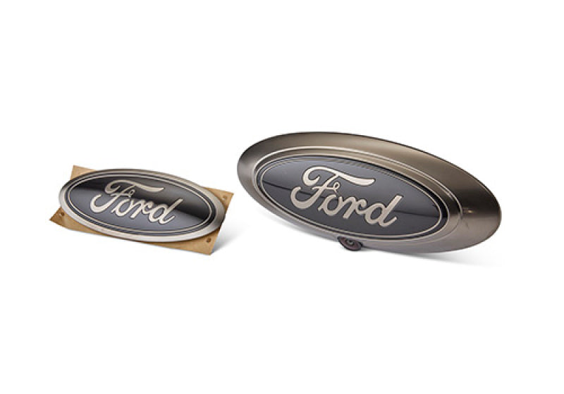 Ford Racing 22-24 Maverick XL/XLT/Lariat Smoked Chrome Oval Kit